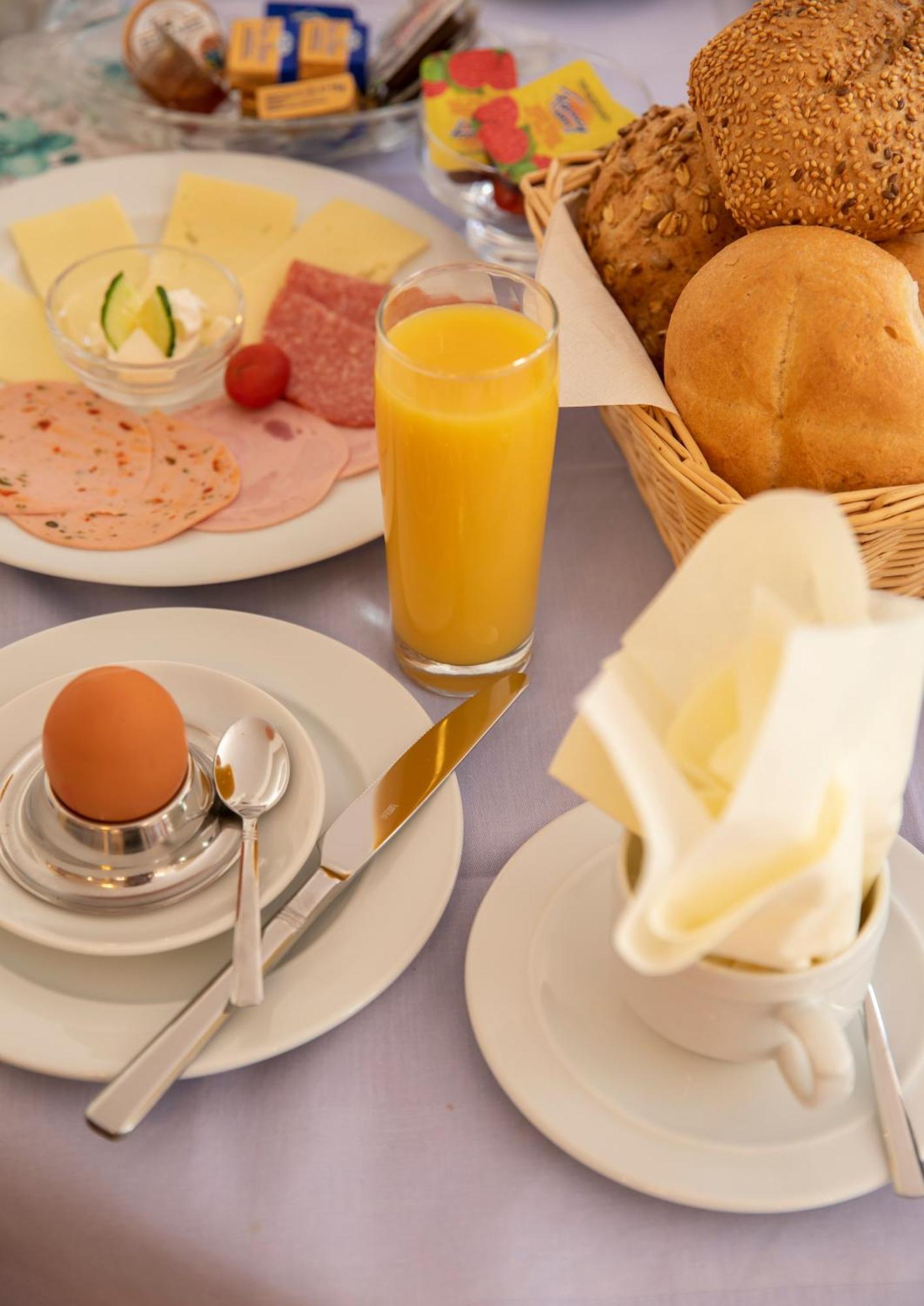 Pension Demmel, Bed & Breakfast Bruckmühl Buitenkant foto